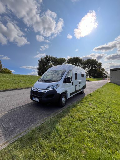 Scharf Camper Ansicht von außen